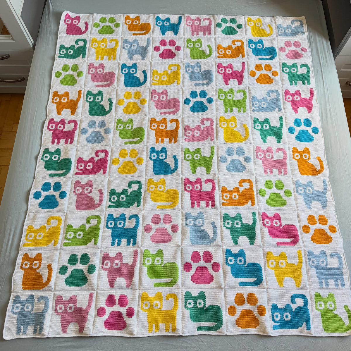Granny Square Cats Crochet Collection – Blanket, Cardigan & Bags + Free old version Pattern