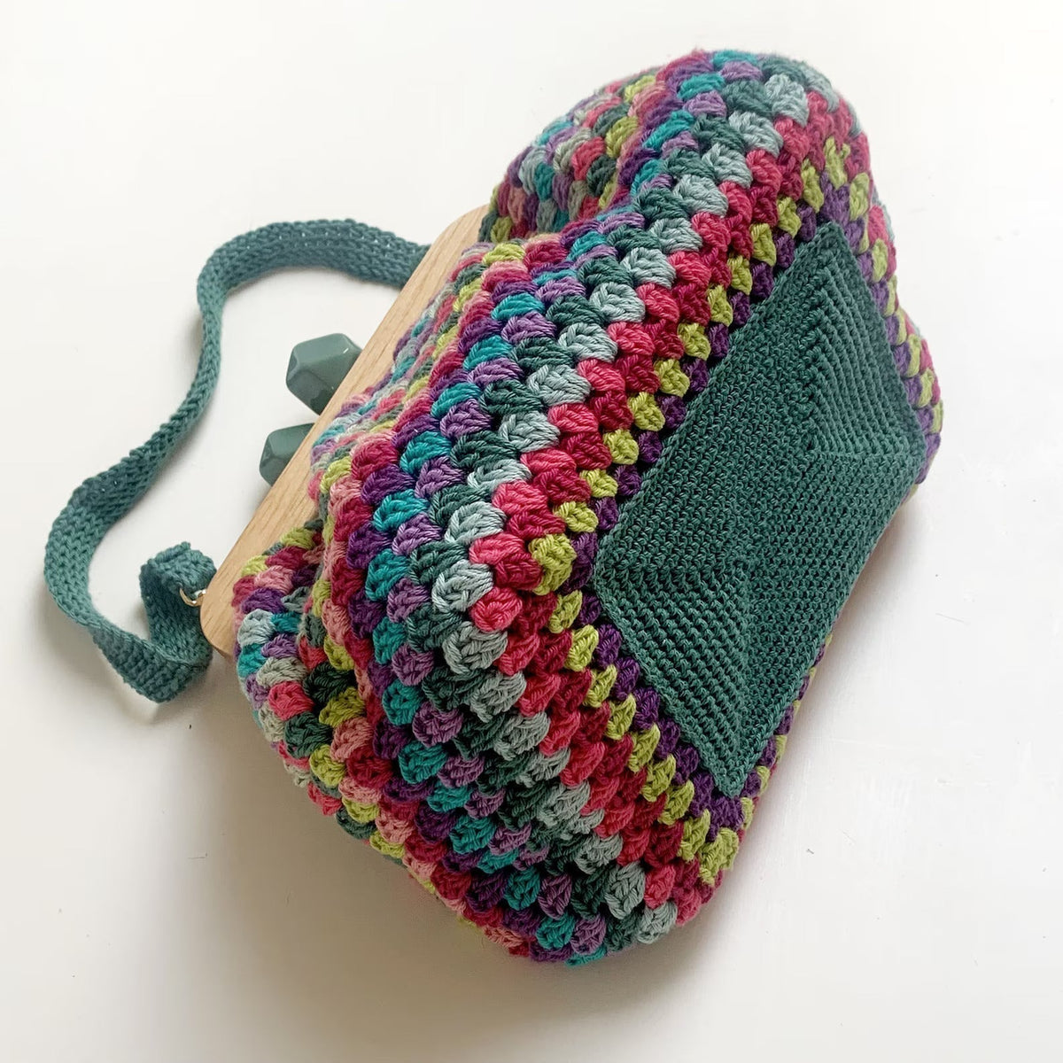 Shaped Granny rows clutch bag crochet pattern