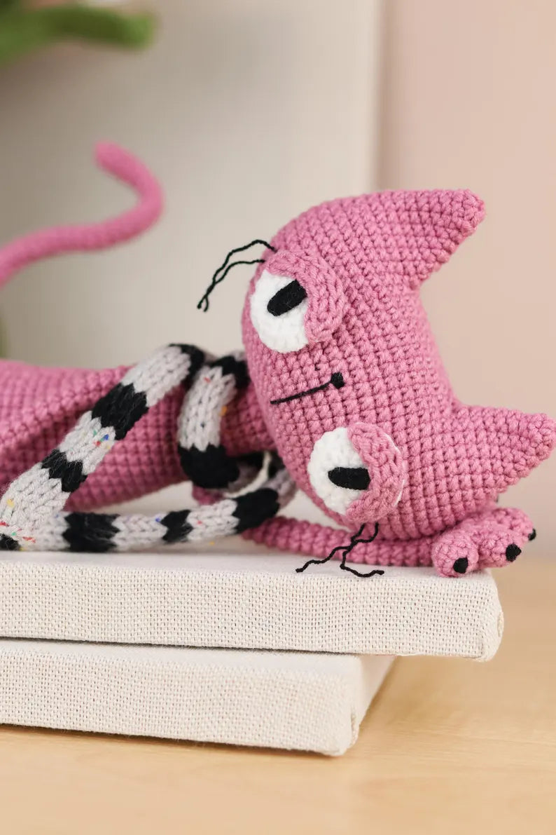 Tired Cat Crochet Pattern + Free cat pillow pattern
