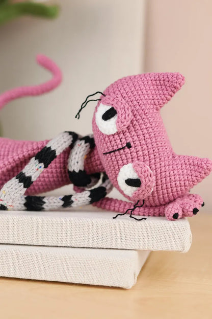 Tired Cat Crochet Pattern + Free cat pillow pattern