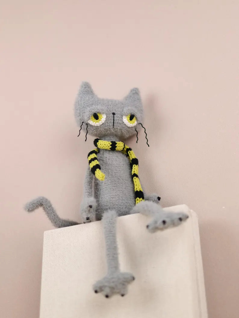 Tired Cat Crochet Pattern + Free cat pillow pattern